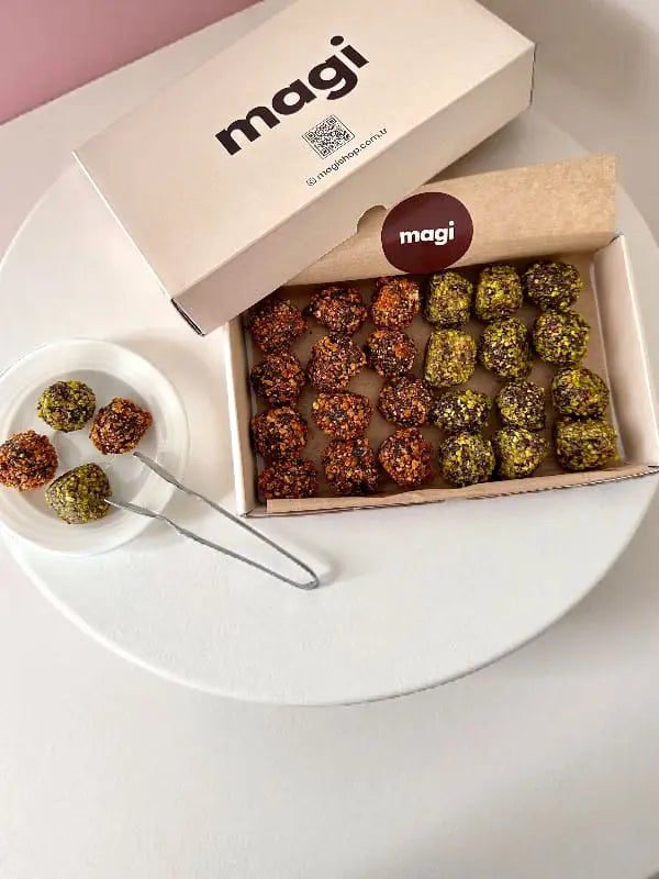 Magi Atom Mix – Antep Fıstığı & Kuru Kayısı Kaplamalı Dutlu Fındık Ezmeli Atıştırmalık | Glutensiz & Rafine Şekersiz | 400g Mağazam